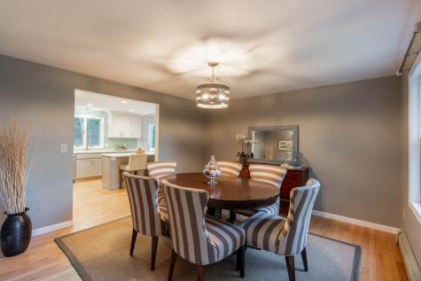 44 Middle Road Falmouth ME 04105