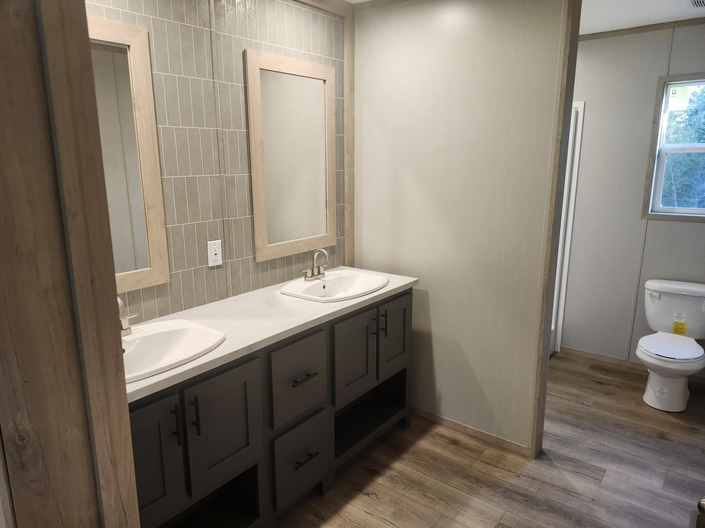 2 Gunners Way Dresden ME 04342