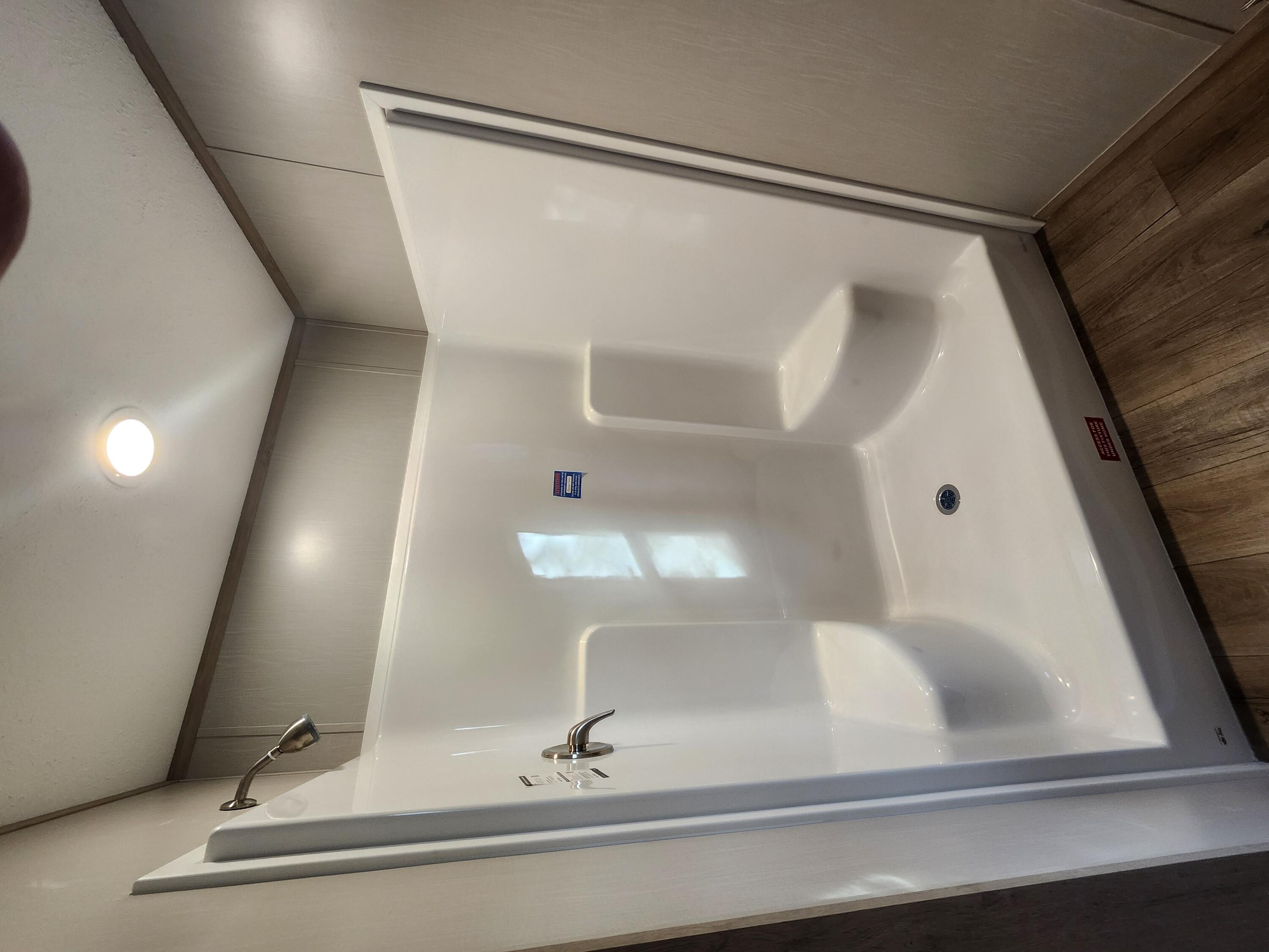 2 Gunners Way Dresden ME 04342