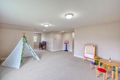 24 Royale Drive Sidney ME 04330