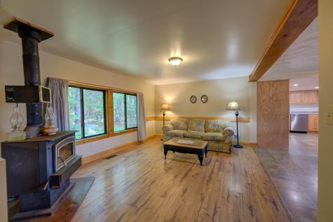 32 Roddy Lane Readfield ME 04355