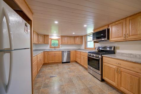 32 Roddy Lane Readfield ME 04355