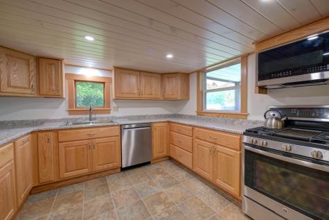 32 Roddy Lane Readfield ME 04355