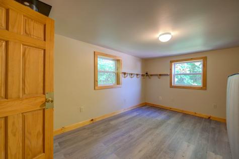 32 Roddy Lane Readfield ME 04355