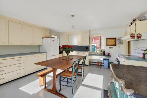 18 Portland Street Yarmouth ME 04096