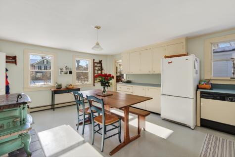 18 Portland Street Yarmouth ME 04096