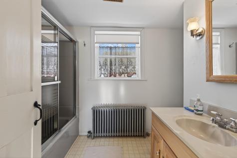 18 Portland Street Yarmouth ME 04096