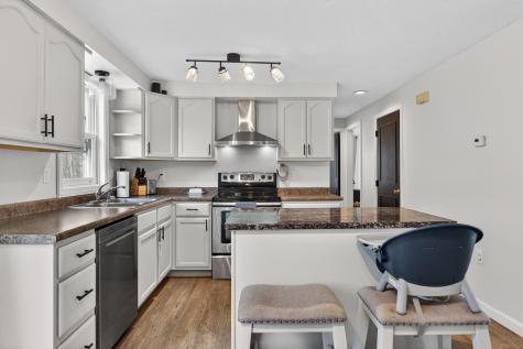 8 Jesse Circle Sanford ME 04073