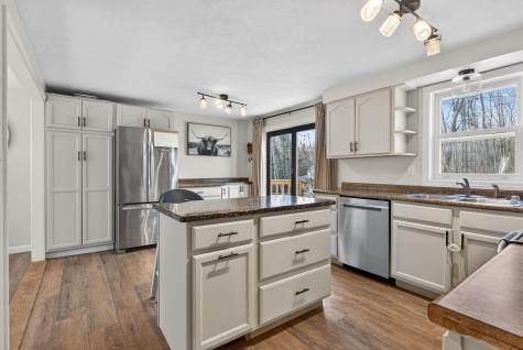 8 Jesse Circle Sanford ME 04073