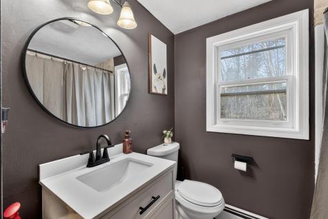 8 Jesse Circle Sanford ME 04073
