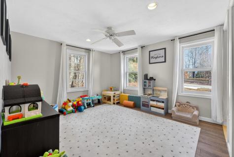 8 Jesse Circle Sanford ME 04073