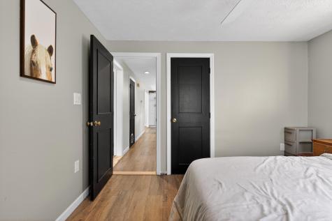 8 Jesse Circle Sanford ME 04073