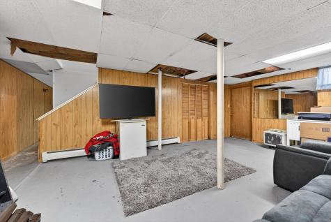 8 Jesse Circle Sanford ME 04073