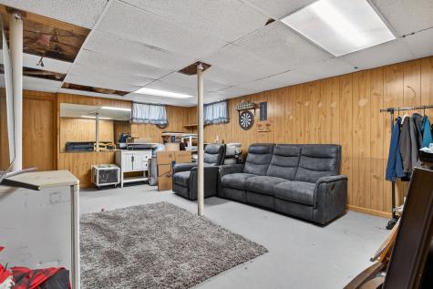 8 Jesse Circle Sanford ME 04073