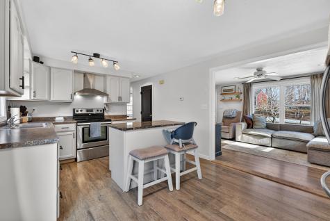 8 Jesse Circle Sanford ME 04073