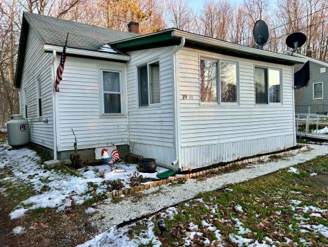 19 Elm Street Dexter ME 04930