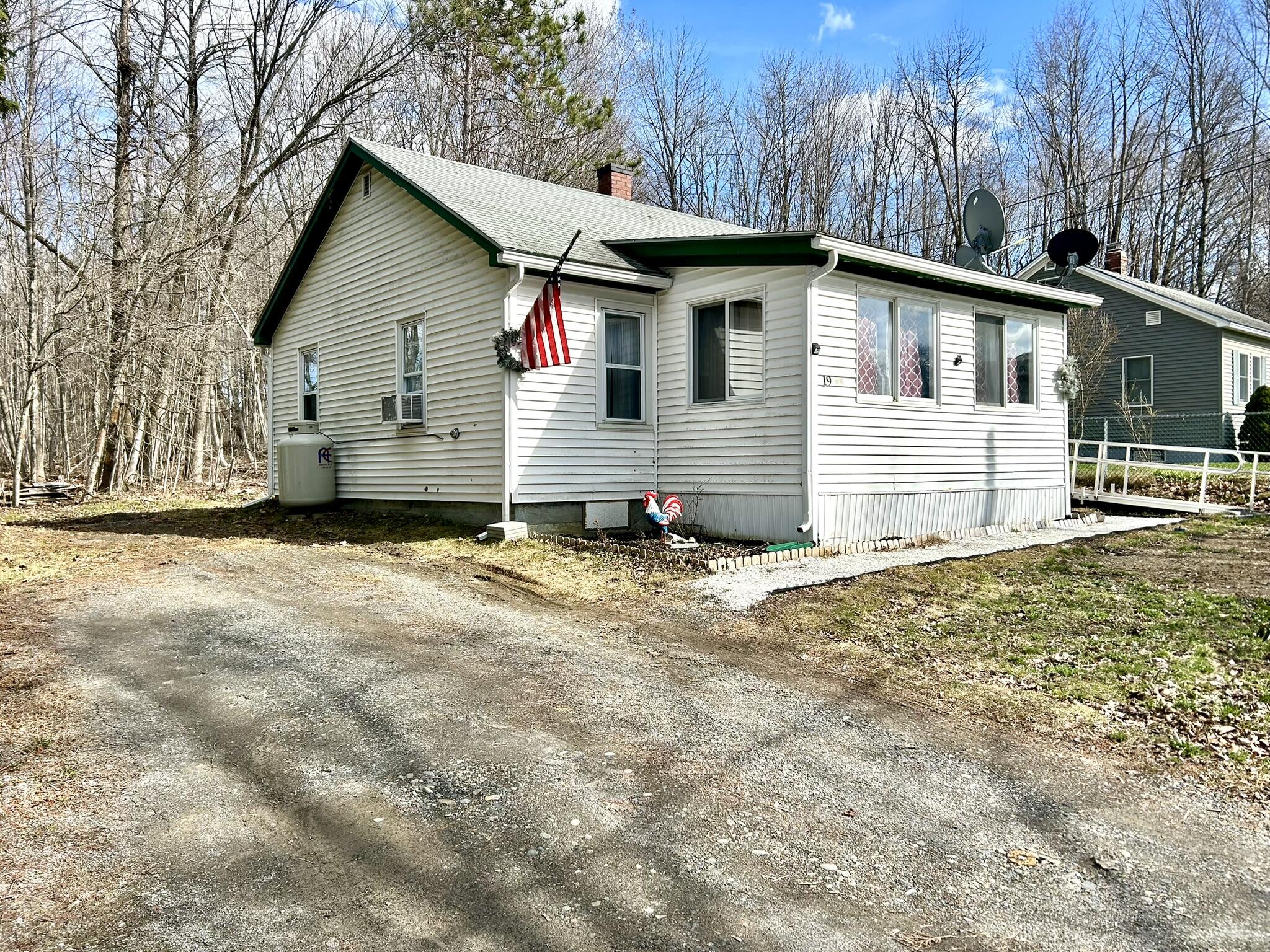 19 Elm Street Dexter ME 04930