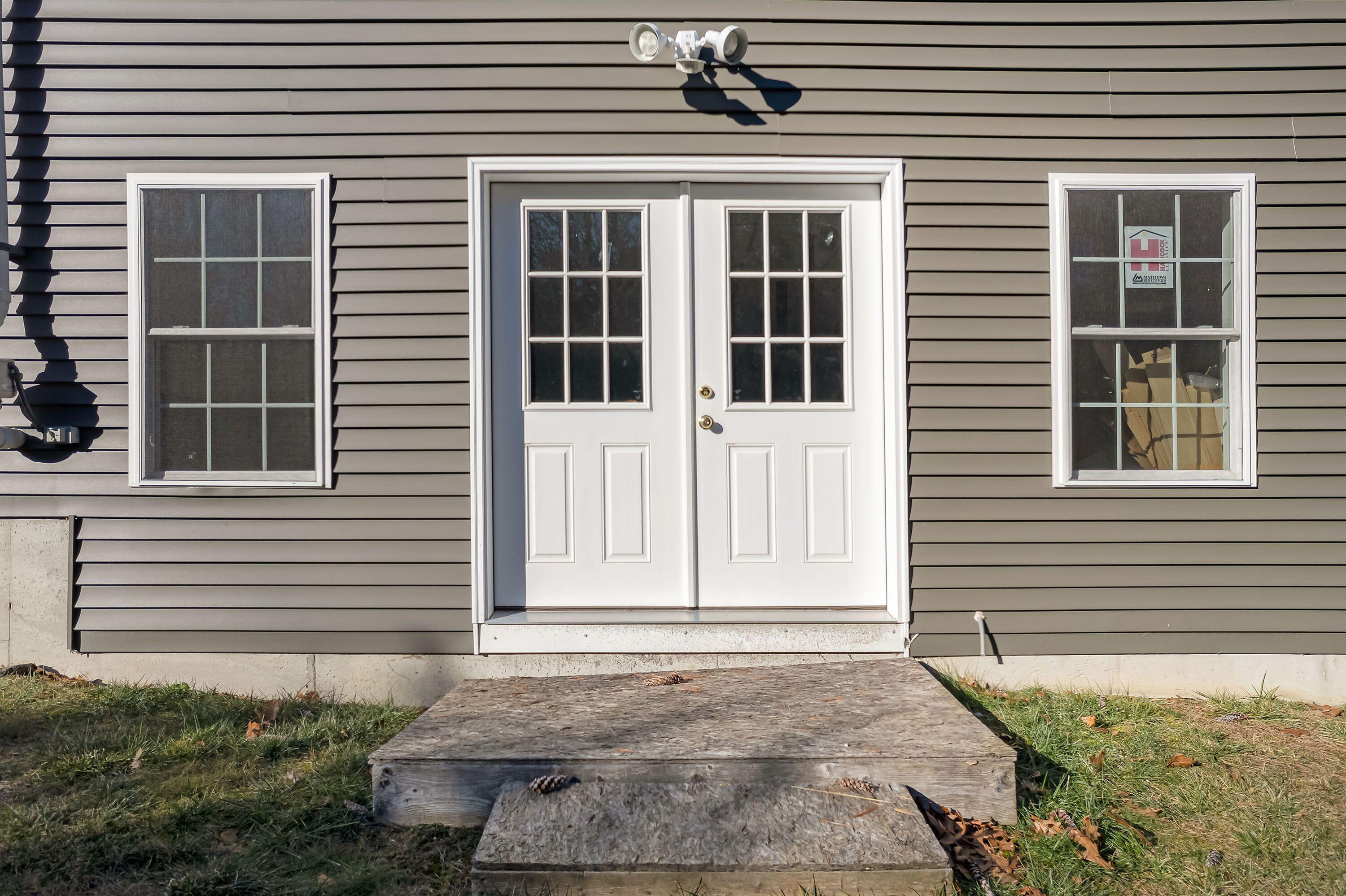 586 Foster Road Auburn ME 04210