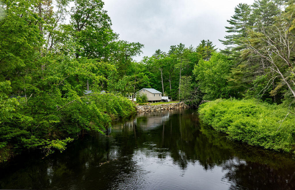 24 Dragon Back Road Naples ME 04055