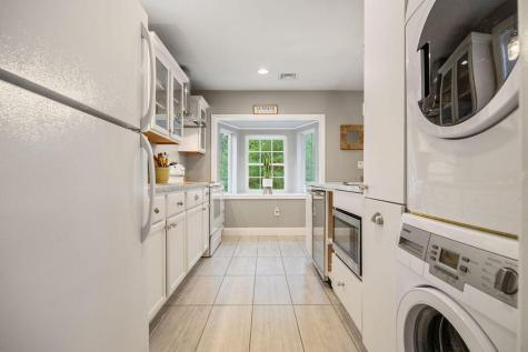 24 Dragon Back Road Naples ME 04055