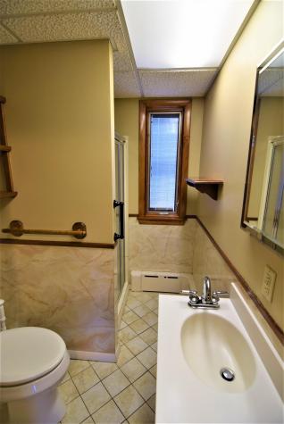 16 Beacon Avenue Auburn ME 04210