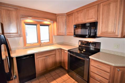 16 Beacon Avenue Auburn ME 04210