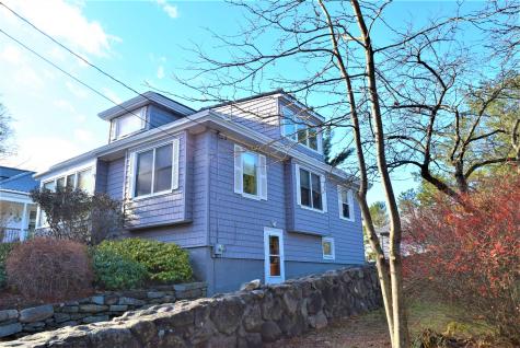 16 Beacon Avenue Auburn ME 04210