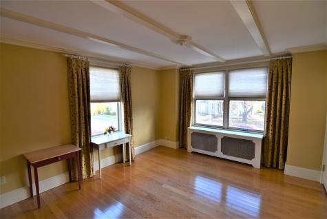 16 Beacon Avenue Auburn ME 04210