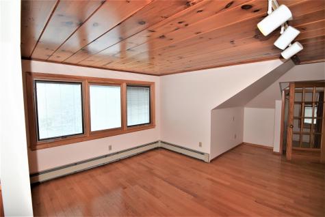 16 Beacon Avenue Auburn ME 04210