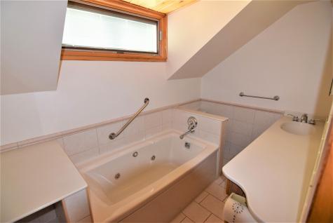 16 Beacon Avenue Auburn ME 04210