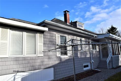 16 Beacon Avenue Auburn ME 04210
