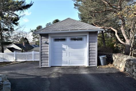 16 Beacon Avenue Auburn ME 04210