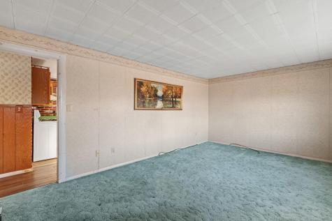 107 W Gray Road Gray ME 04039