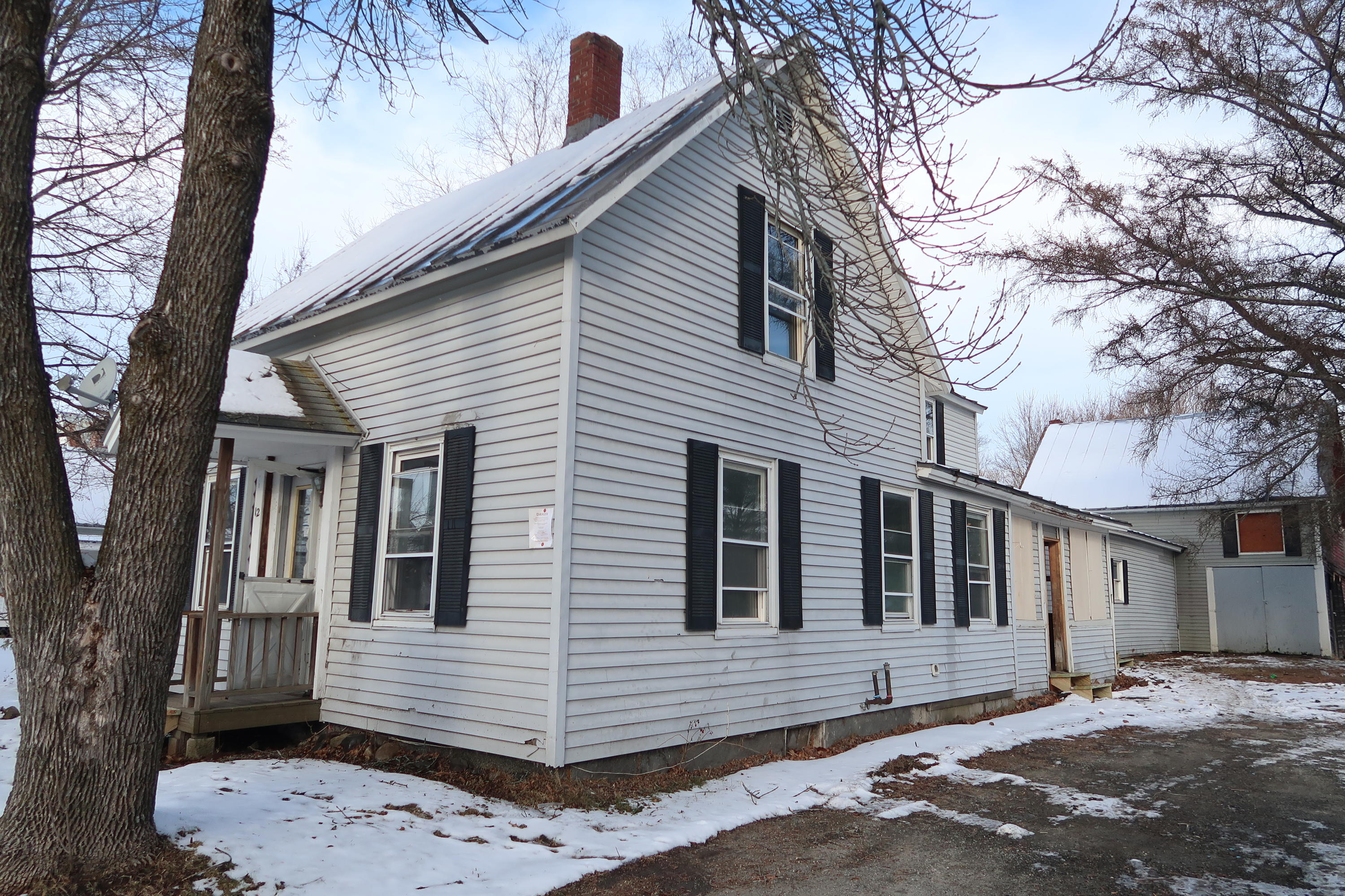 12 Pine Street Skowhegan Maine Real Estate Listing MLS 1444701