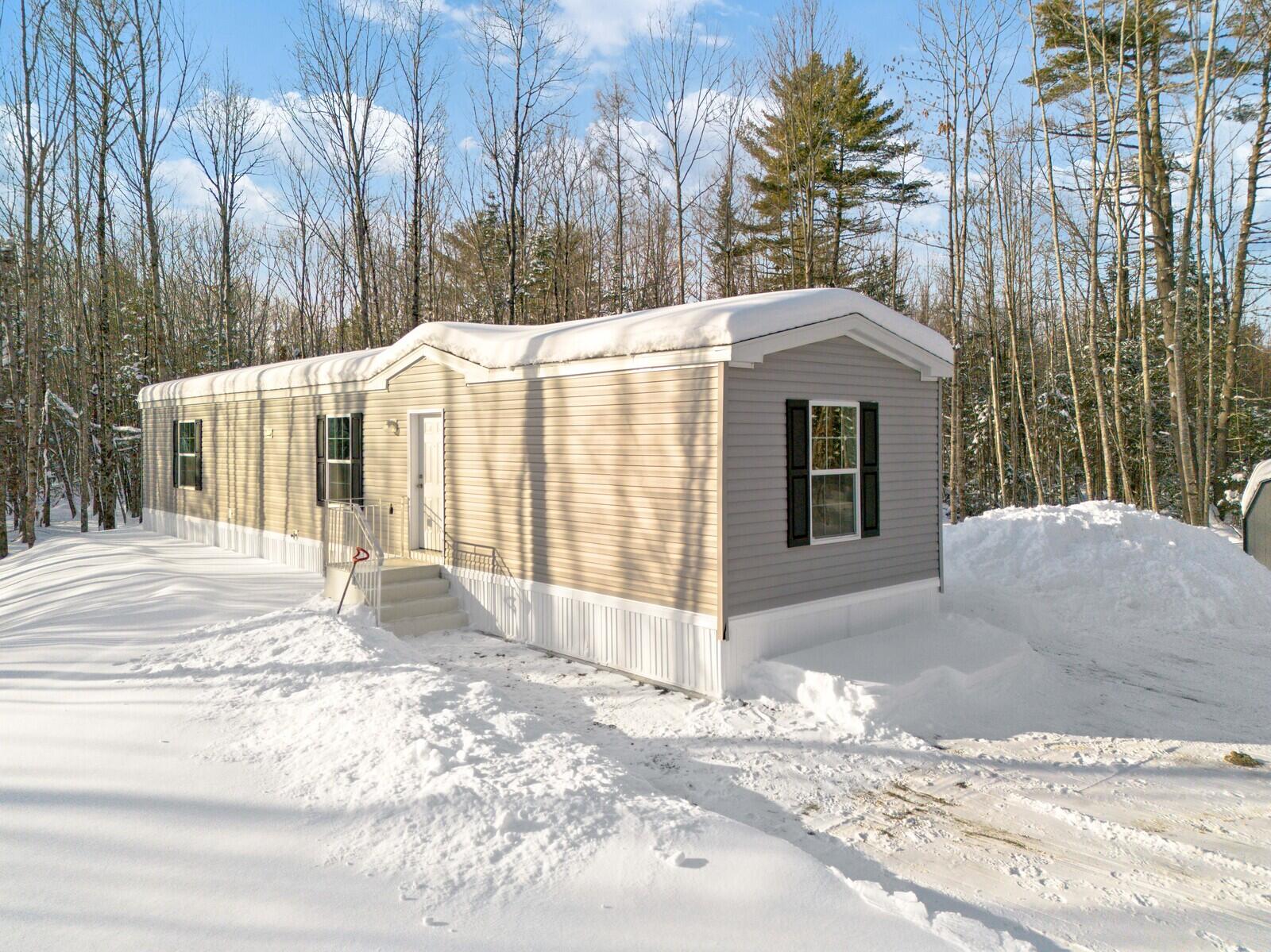 642 Hanson Road China ME 04358