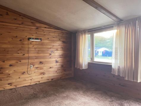 15 Sterling Road Auburn ME 04210