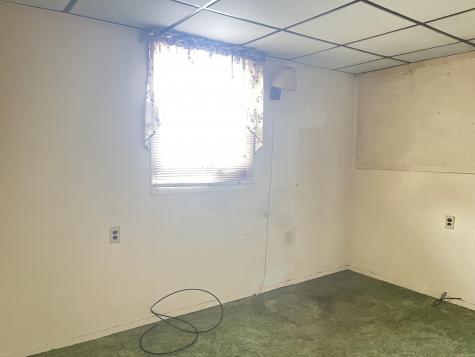 15 Sterling Road Auburn ME 04210