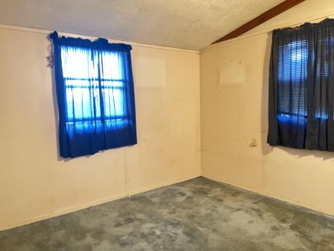 15 Sterling Road Auburn ME 04210
