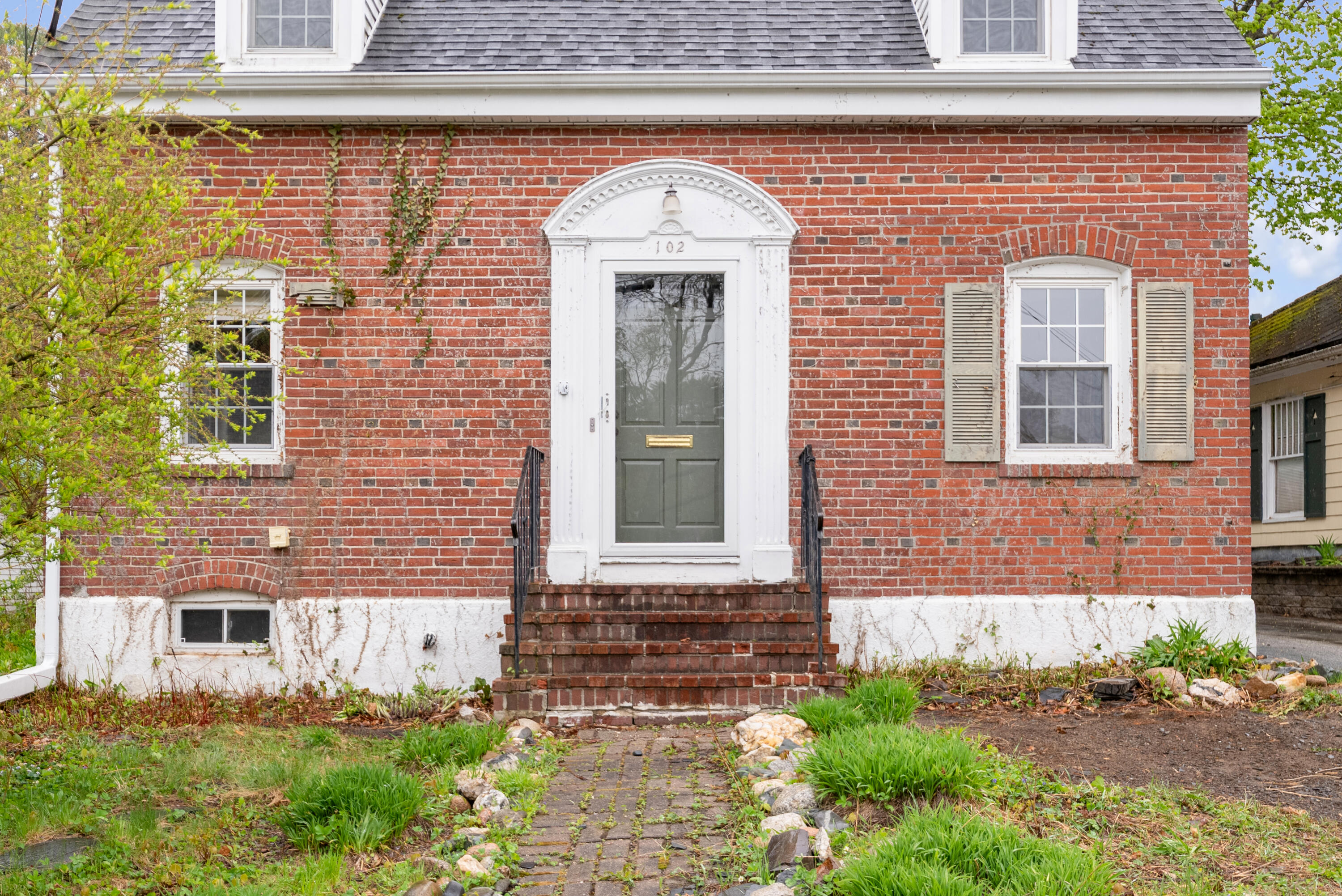 102 Lake Street Auburn ME 04210