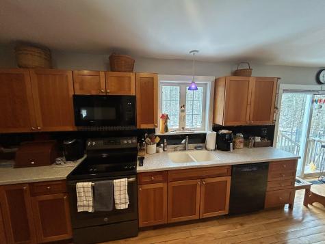 21 Dream Lane Belfast ME 04915