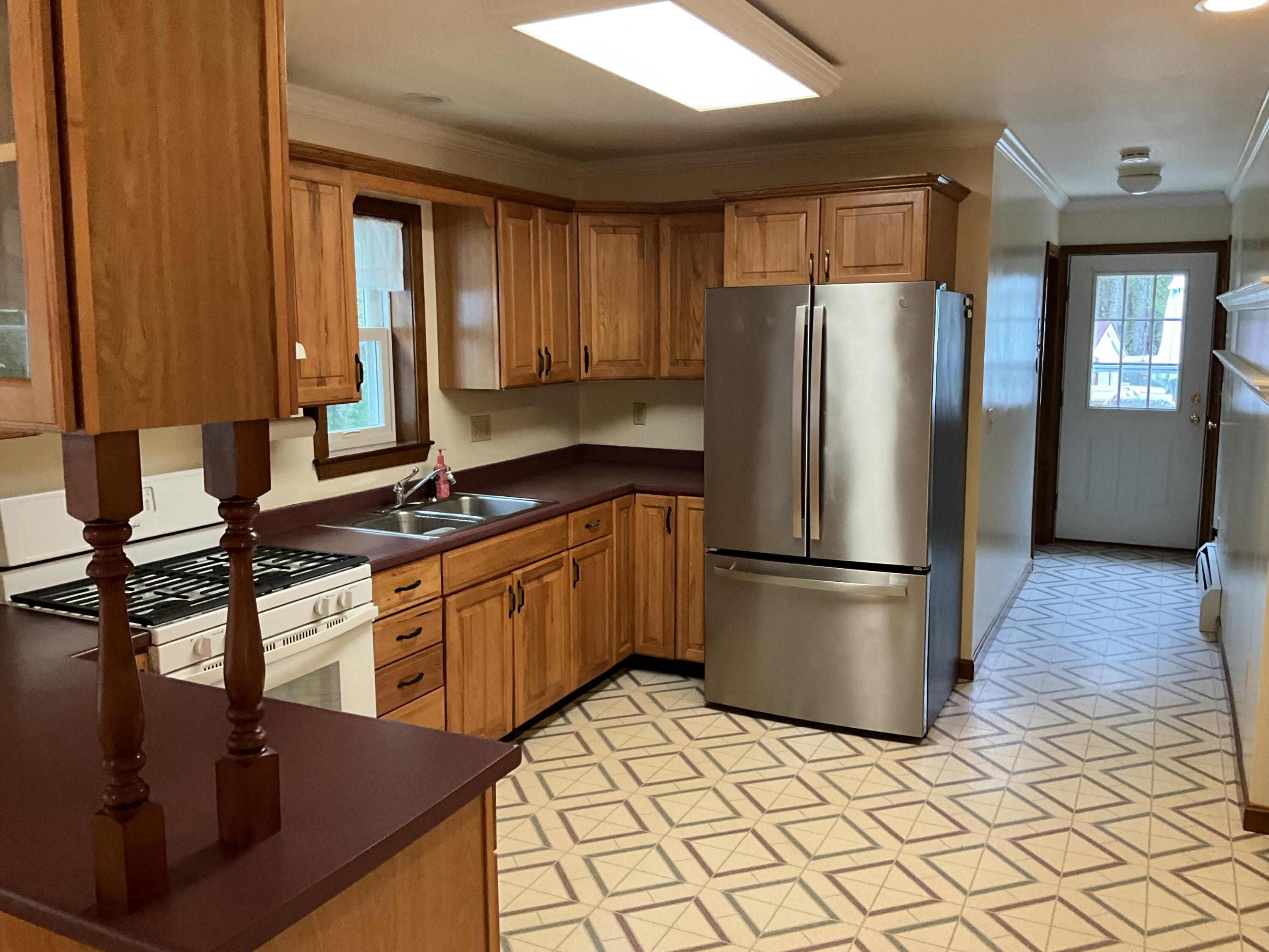 8 Cross Road Road Bradley ME 04411