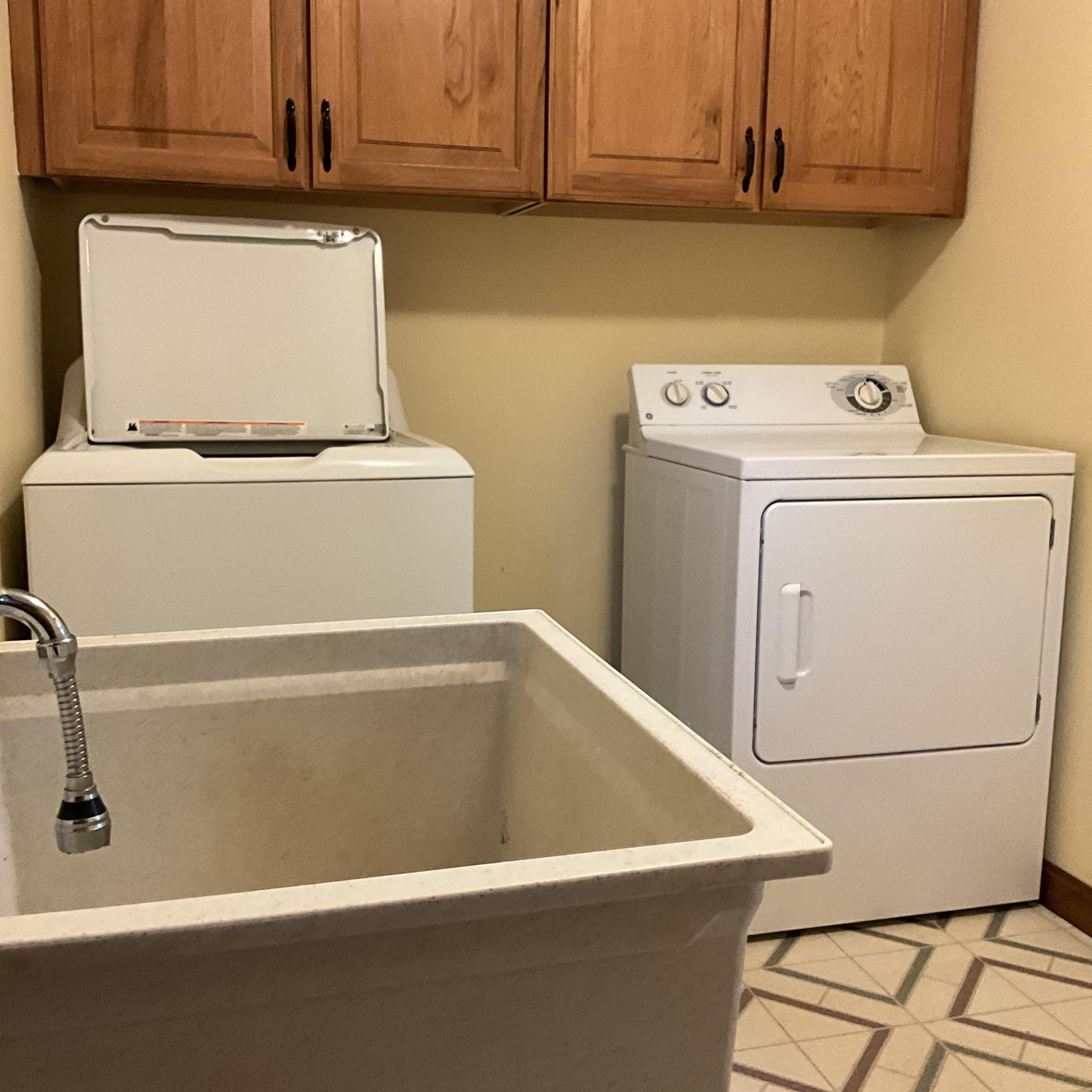 8 Cross Road Road Bradley ME 04411