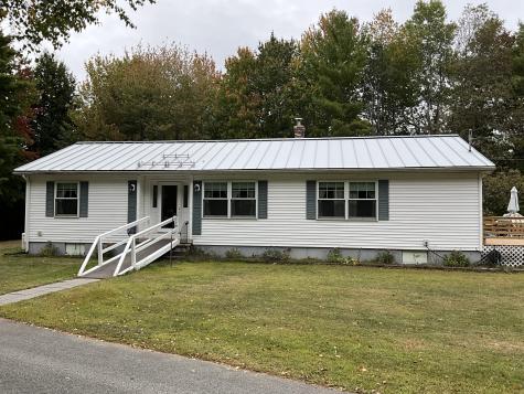 8 Cross Road Road Bradley ME 04411