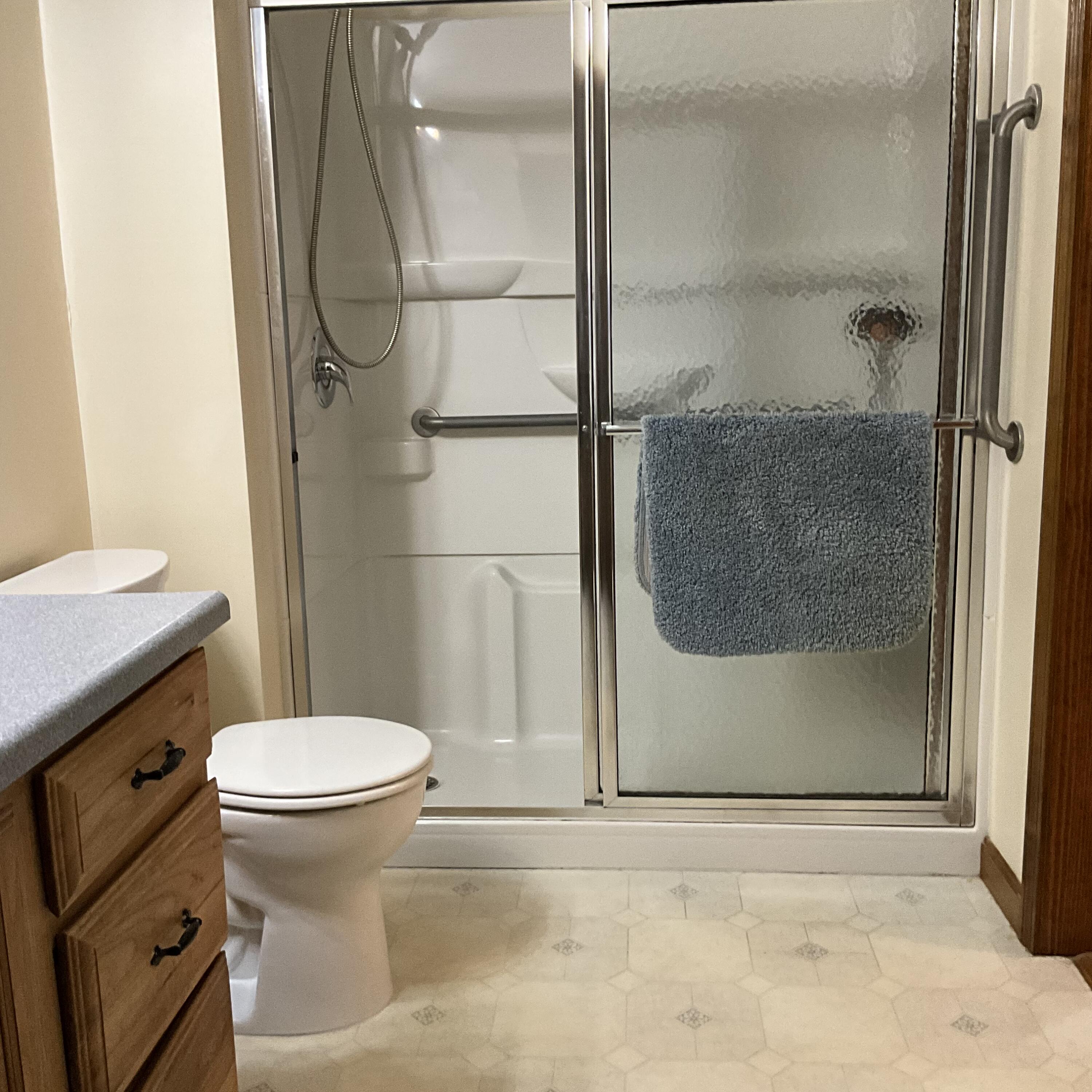 8 Cross Road Road Bradley ME 04411