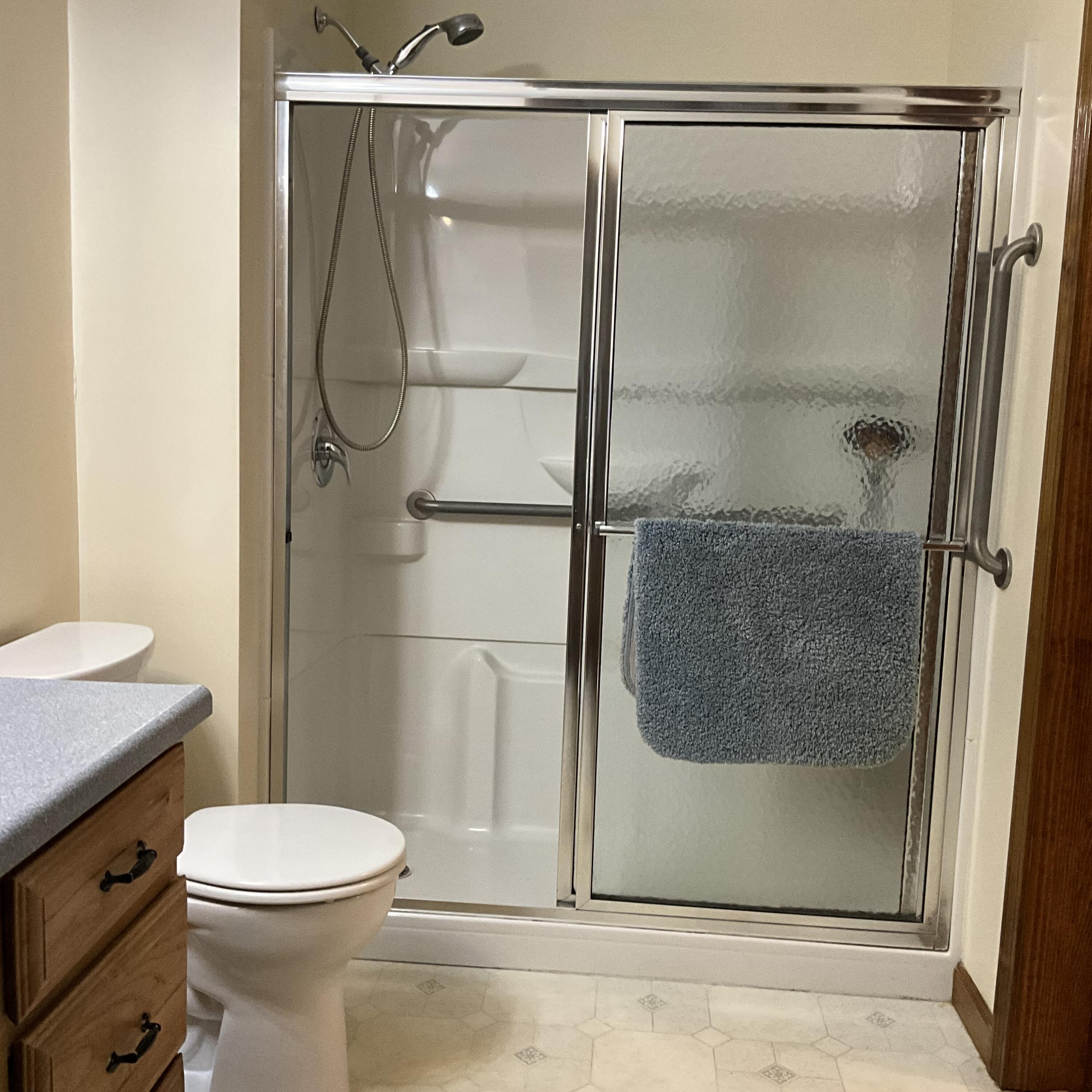 8 Cross Road Road Bradley ME 04411