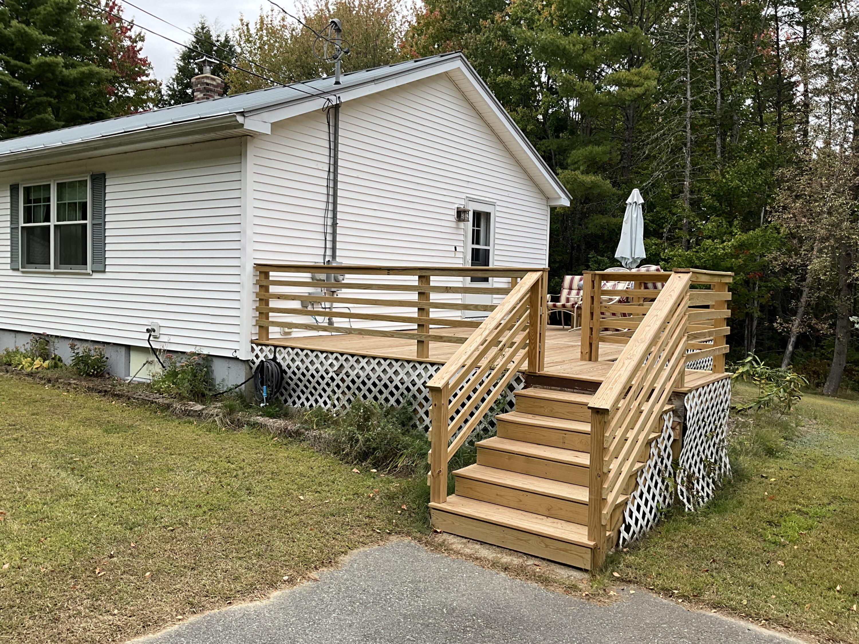 8 Cross Road Road Bradley ME 04411