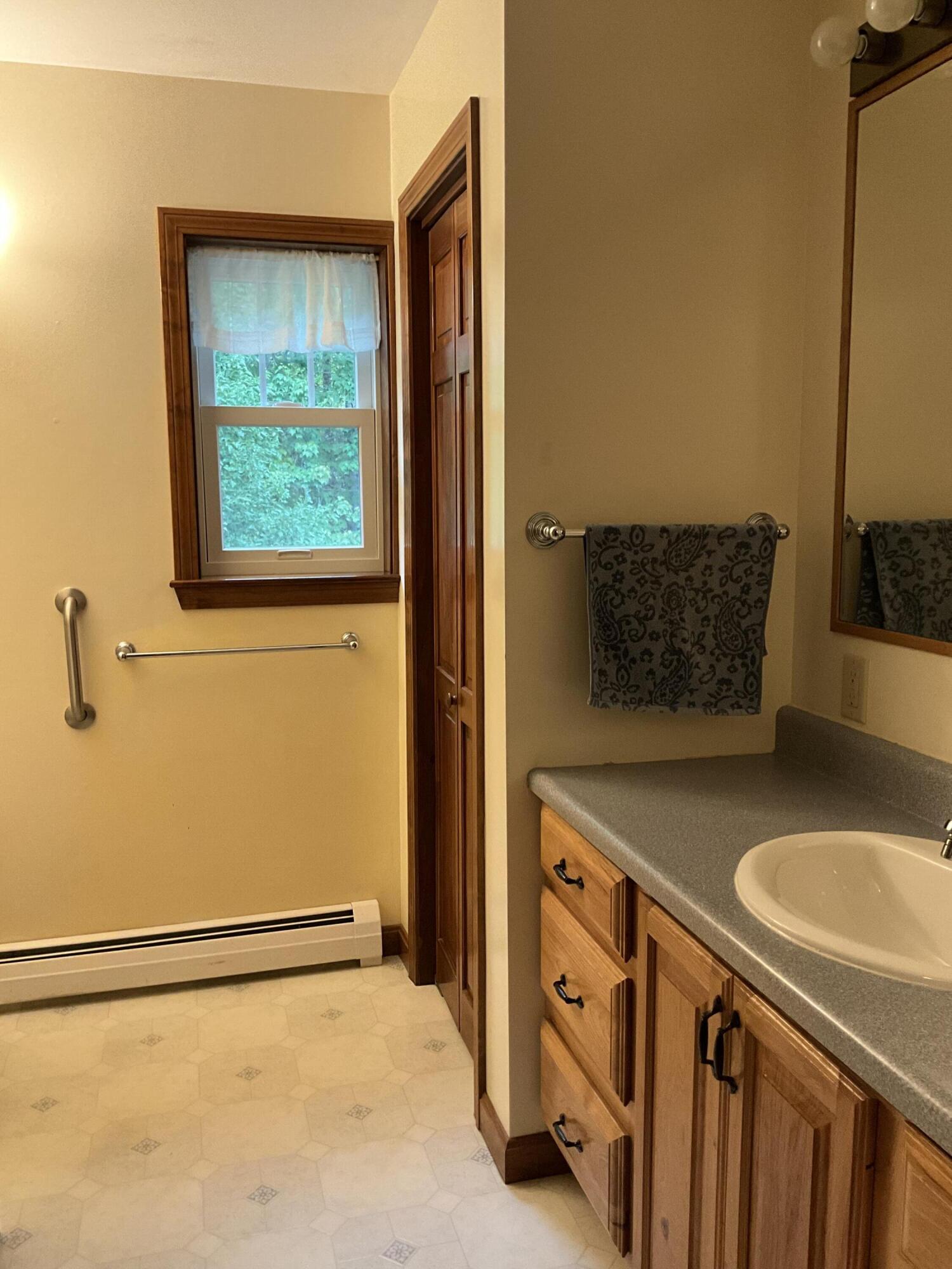 8 Cross Road Road Bradley ME 04411