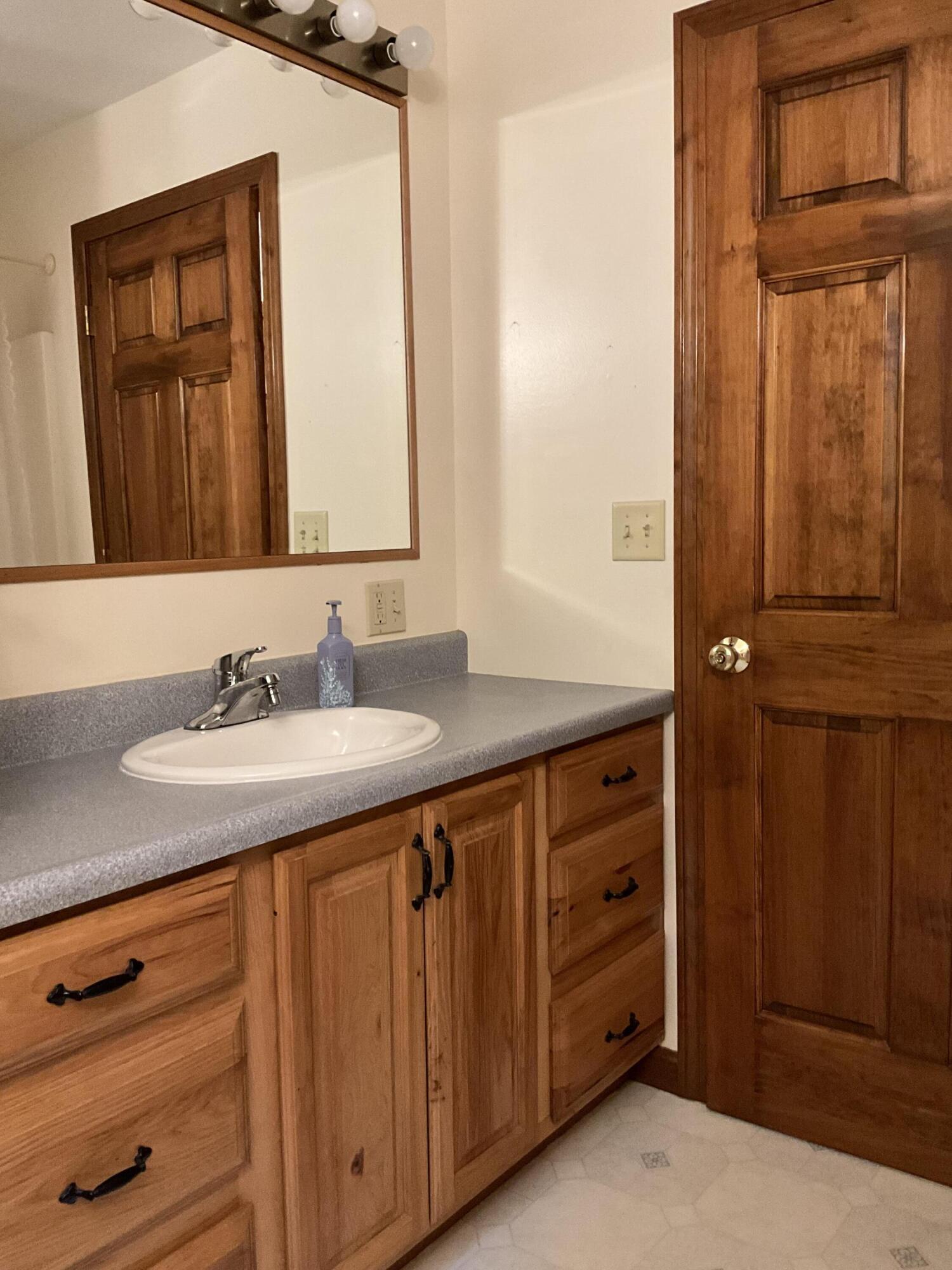 8 Cross Road Road Bradley ME 04411