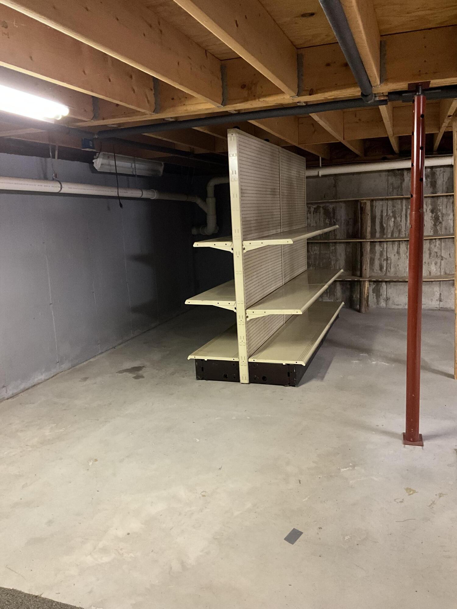 8 Cross Road Road Bradley ME 04411