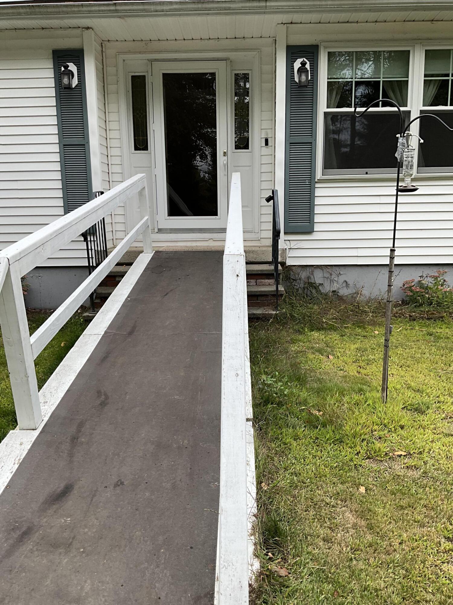 8 Cross Road Road Bradley ME 04411